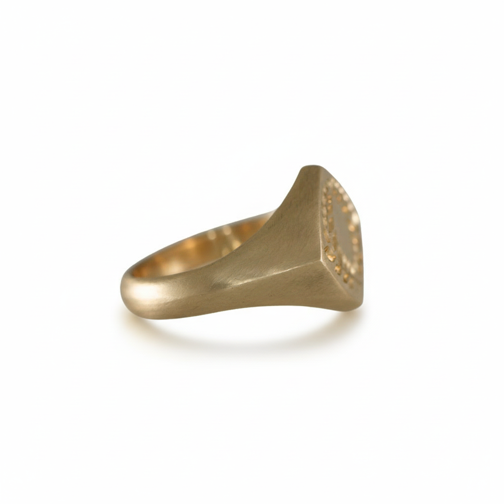 Laurel Signet Ring – 14k Yellow Gold