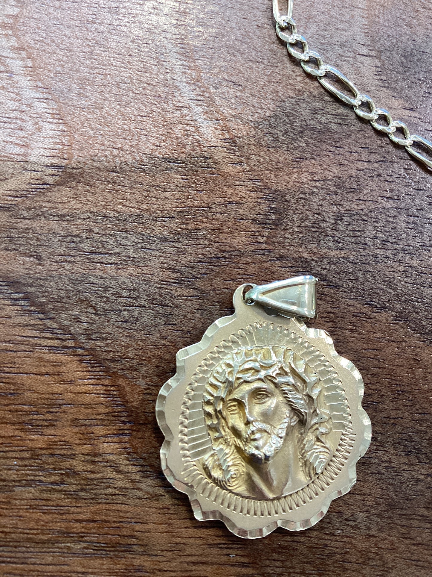 Necklace repair for Francisco Marquez