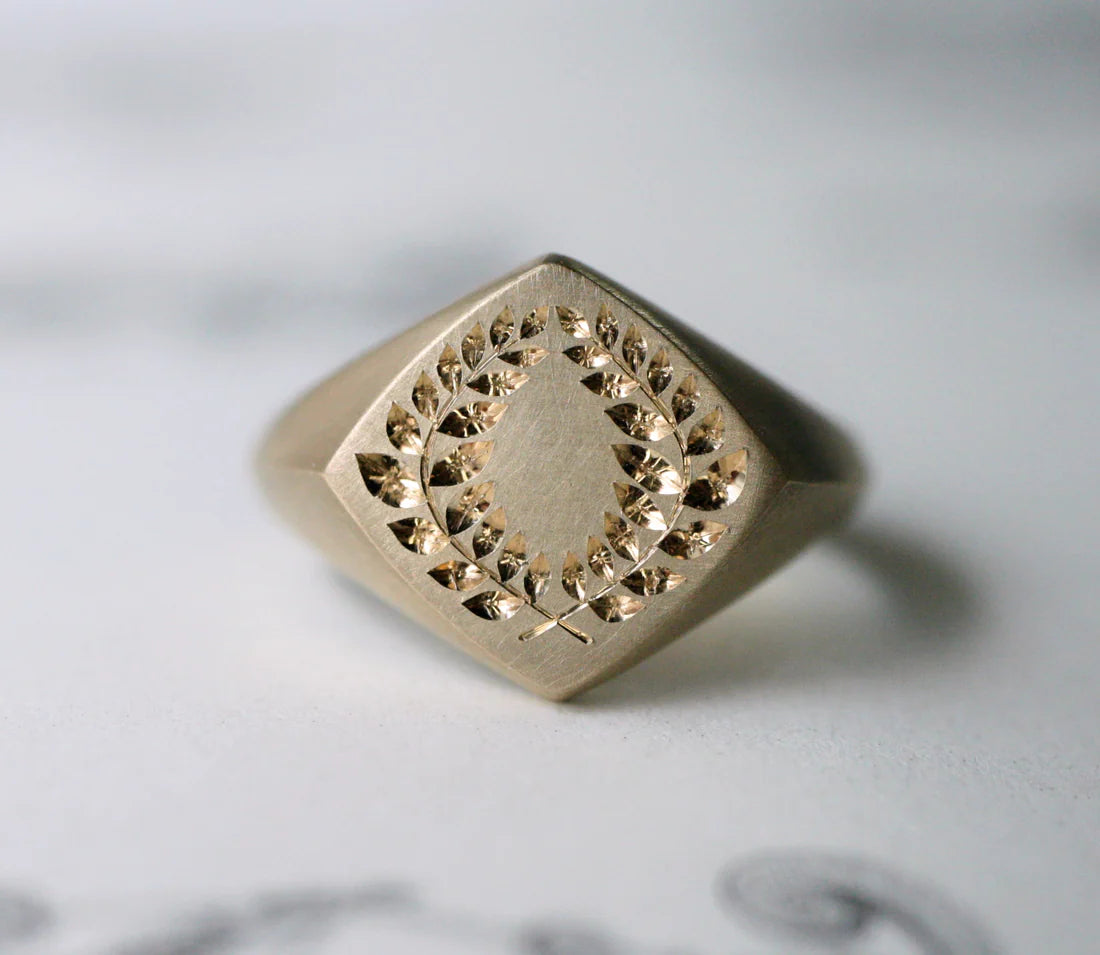 Laurel Signet Ring – 14k Yellow Gold