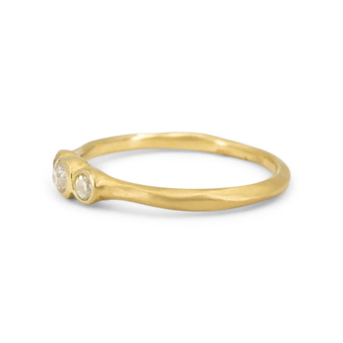 Octavia Three Stone Ring Smooth - 18k Gold