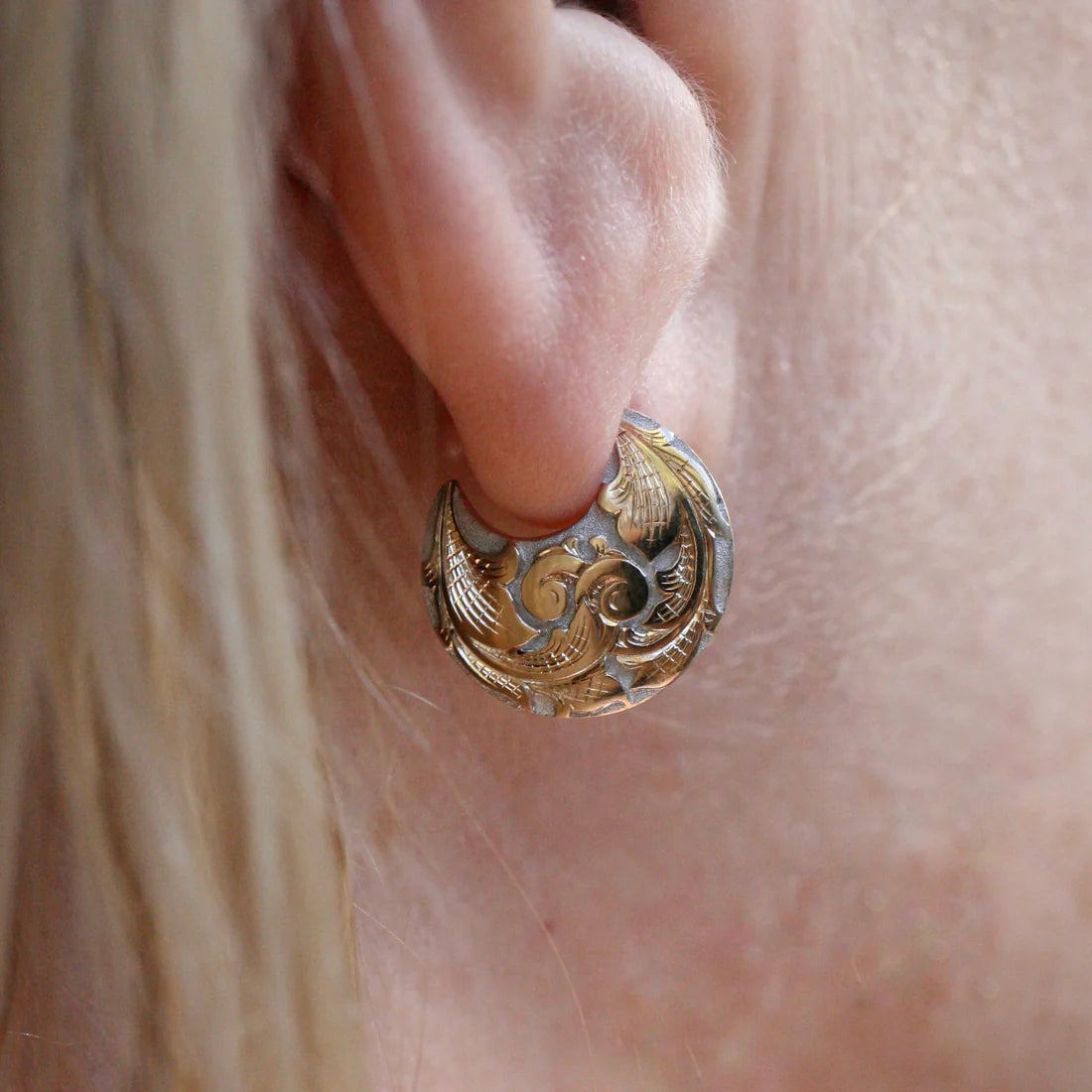 Two-Tone Sterling Silver Acanthus Disc Hoops