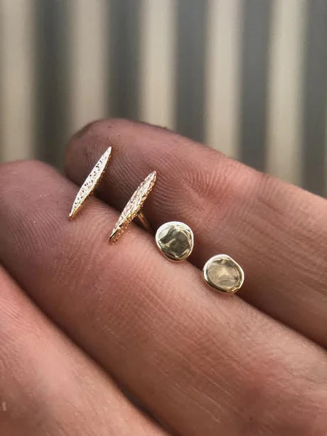 Textured Spine Studs