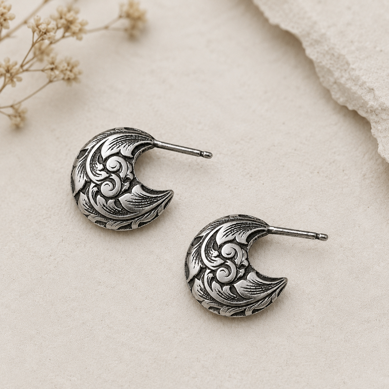 Acanthus Disc Hoop Earrings - Two-Tone Oxidized Sterling Silver