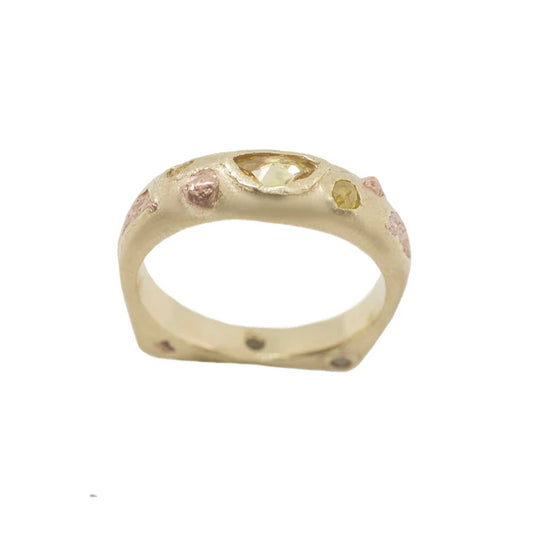 Petite Dualism Ring