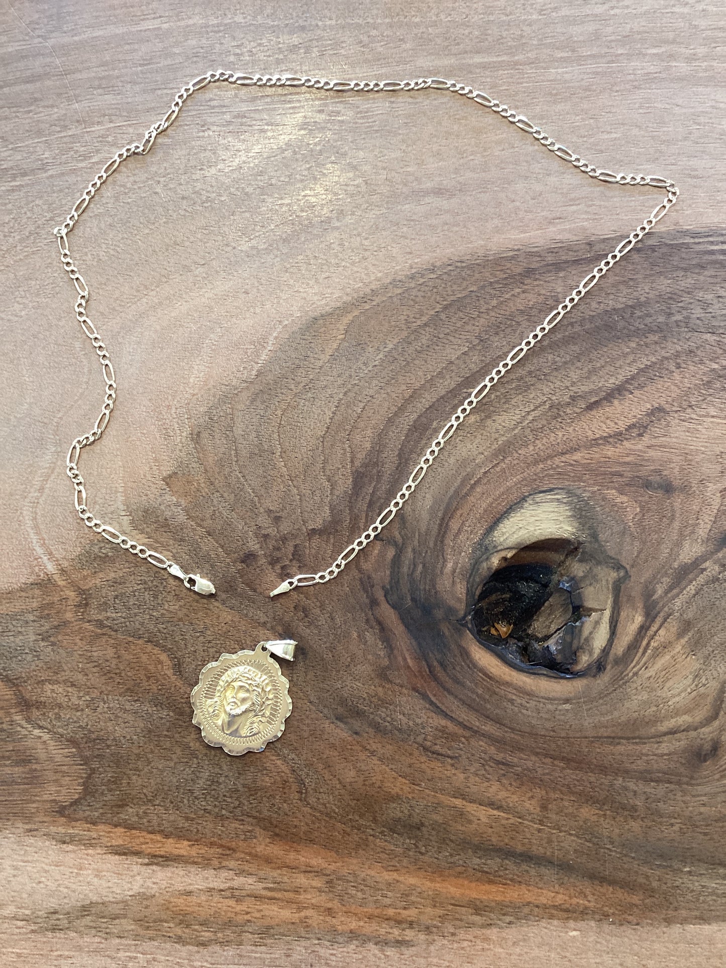 Necklace repair for Francisco Marquez