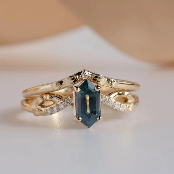 Pine Diamond Band – 14k Yellow Gold Ring with White Diamond