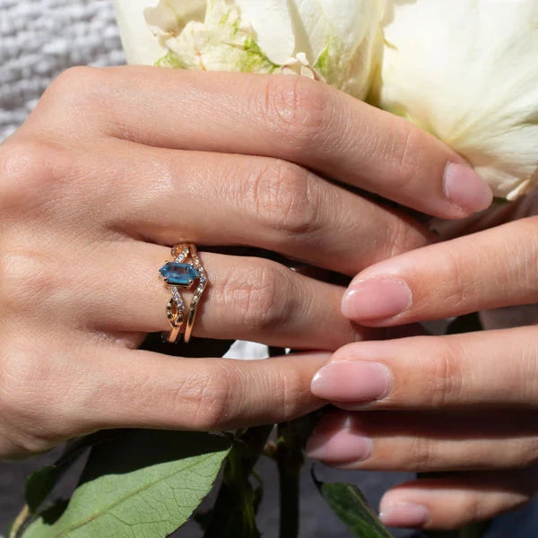 Pine Diamond Band – 14k Yellow Gold Ring with White Diamond