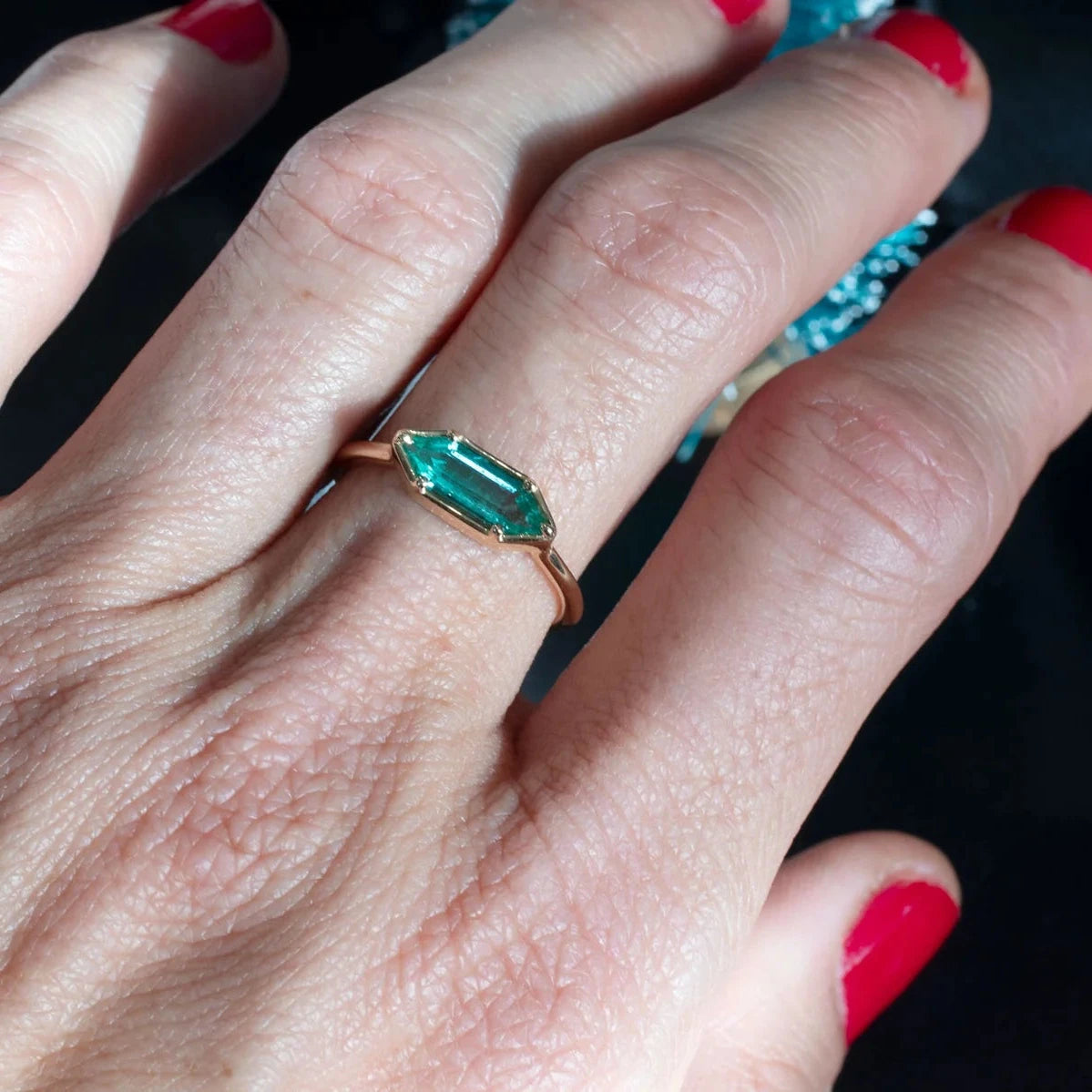 Emerald Hexagon-Cut Ring – 14k Gold