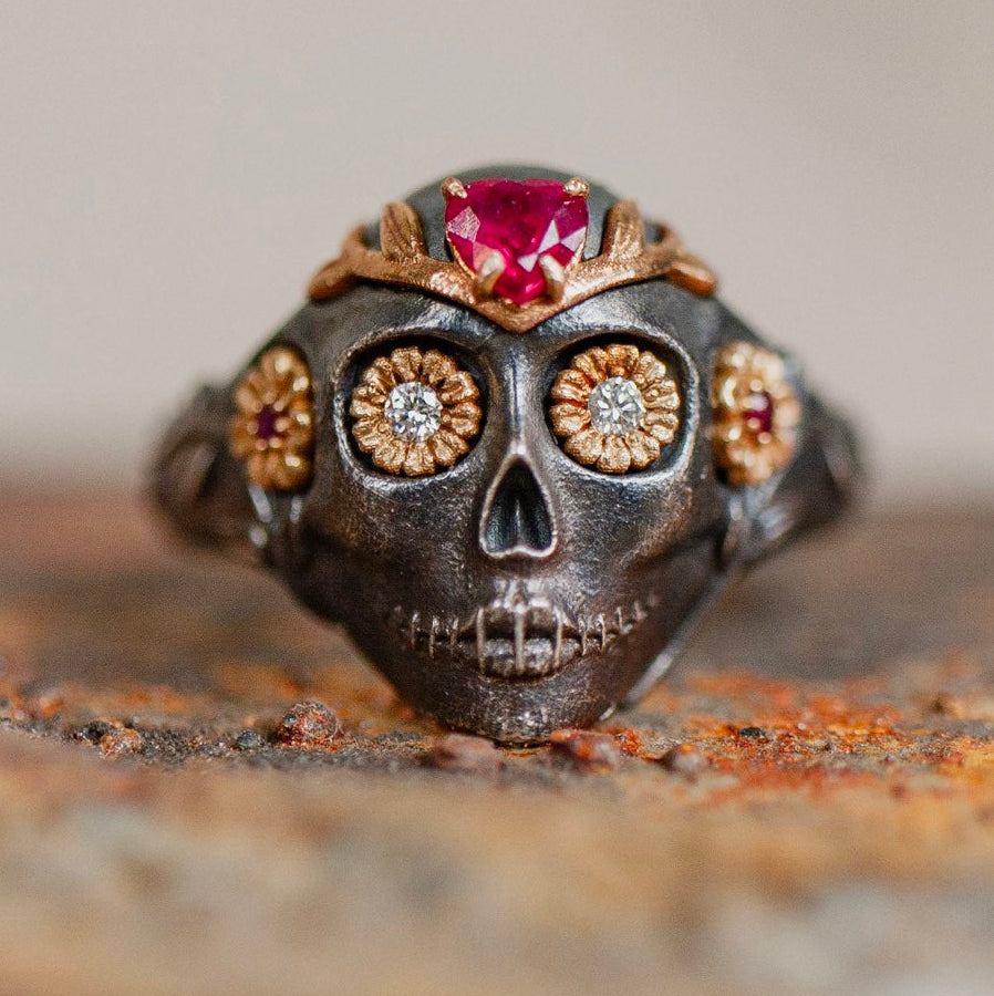 La Flora Skull Ring