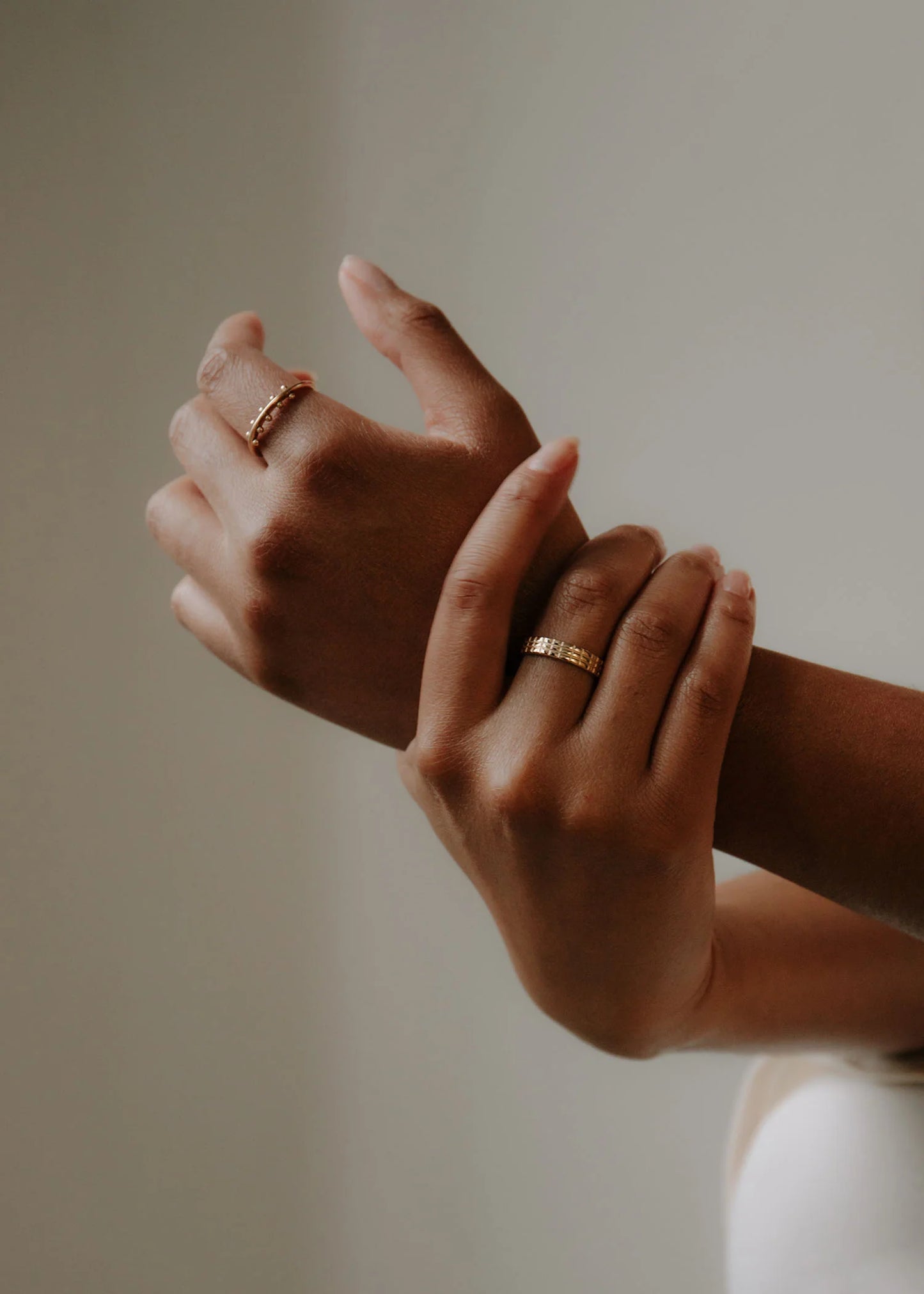 Medium Shoji Band Ring - 14k Gold