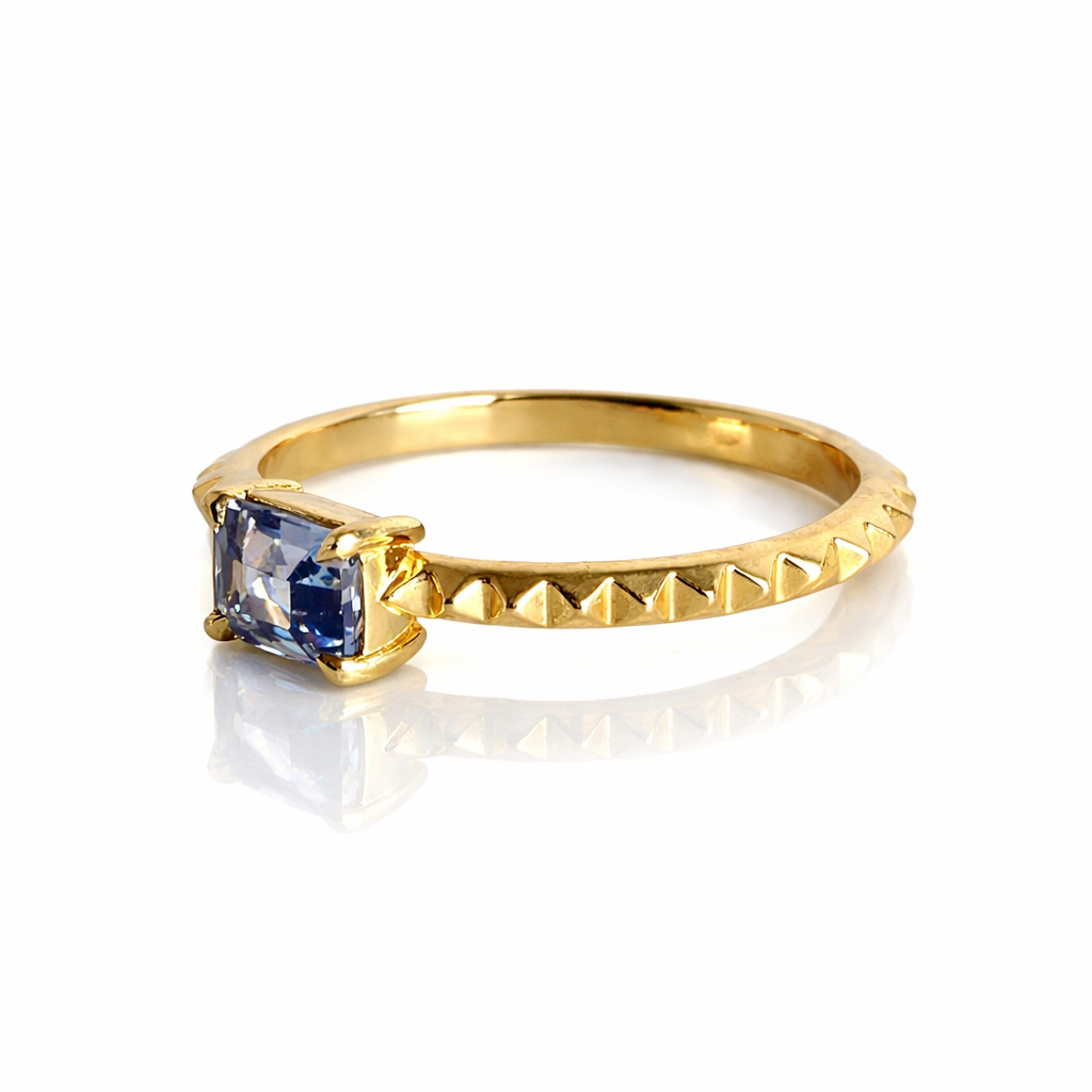 Pyramid Solitaire IV Ring - 14k Gold