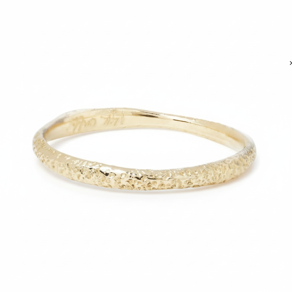 Sand Stacker Ring – 18k Yellow Gold