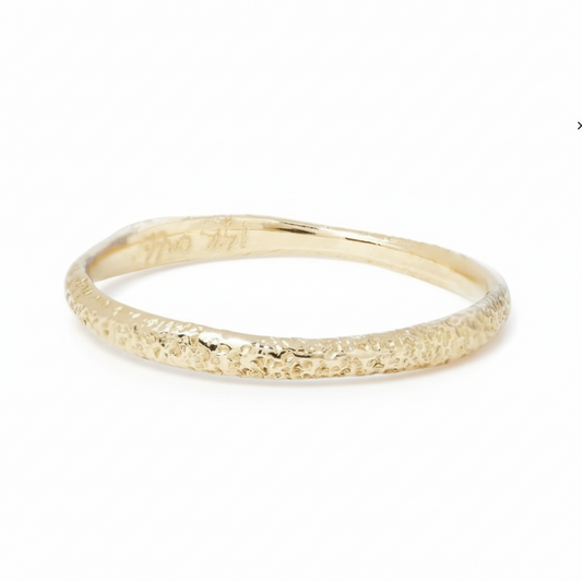 Sand Stacker Ring – 18k Yellow Gold