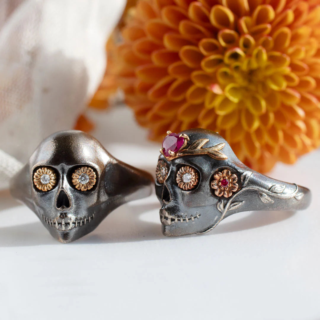 La Flora Skull Ring