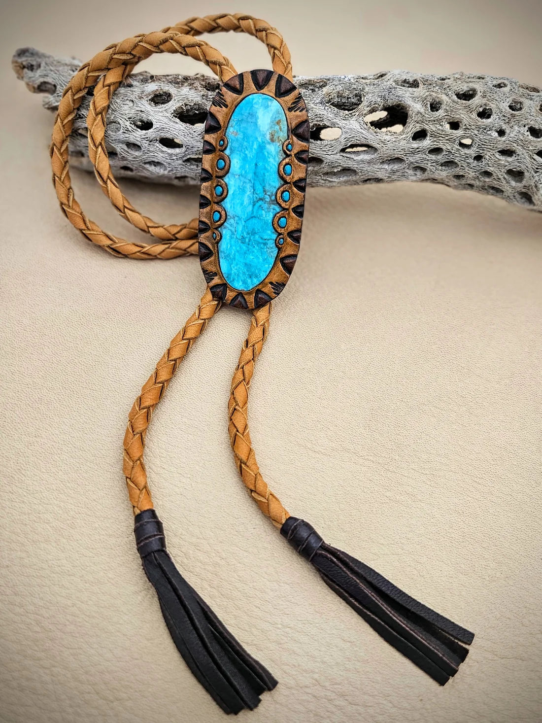 Kingman Turquoise Leather Bolo Tie
